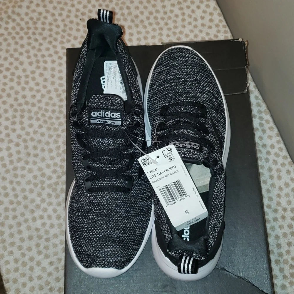 Adidas Cloudfoam Comfort, Breathable, lite Racer Made with Earth Friendly Mater - Picture 8 of 12